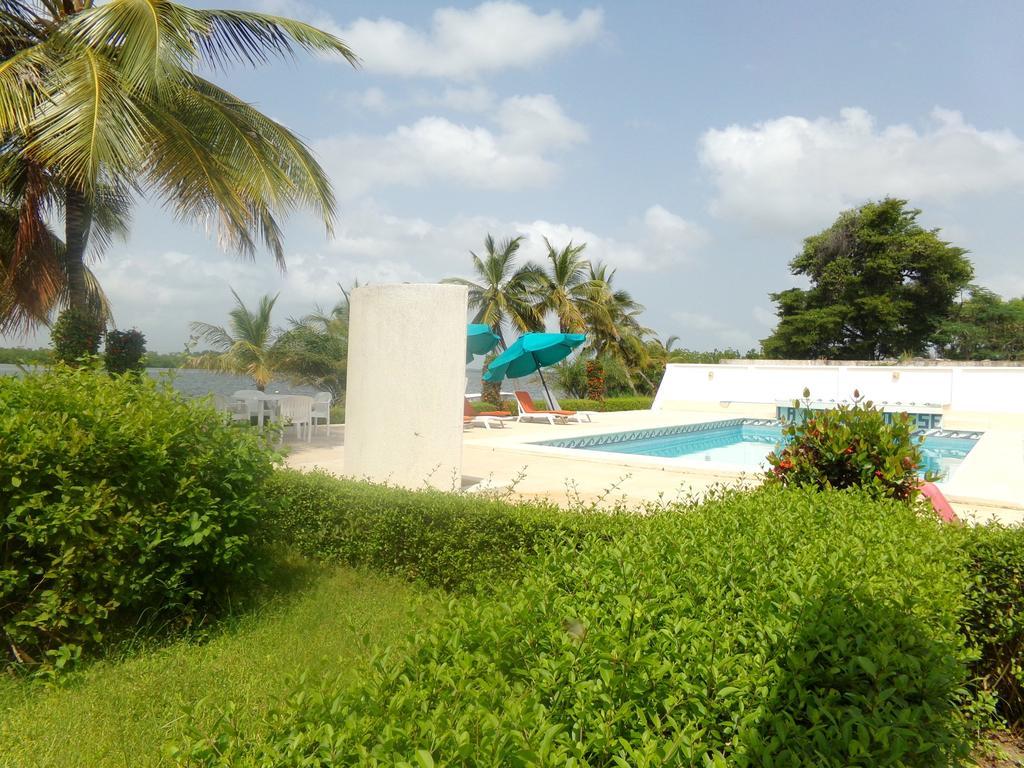 Hotel Katakalousse Yembakana Ngoại thất bức ảnh
