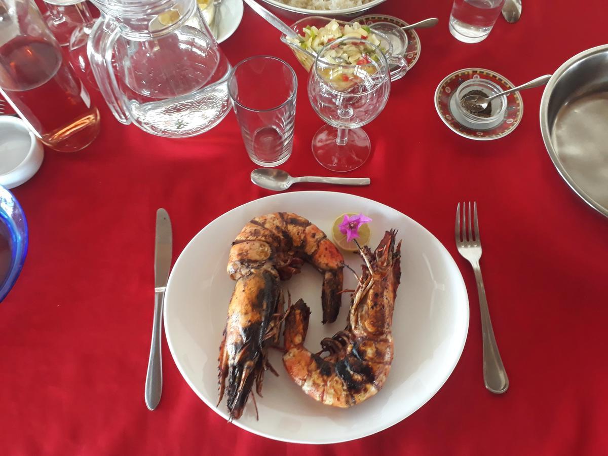 Hotel Katakalousse Yembakana Ngoại thất bức ảnh