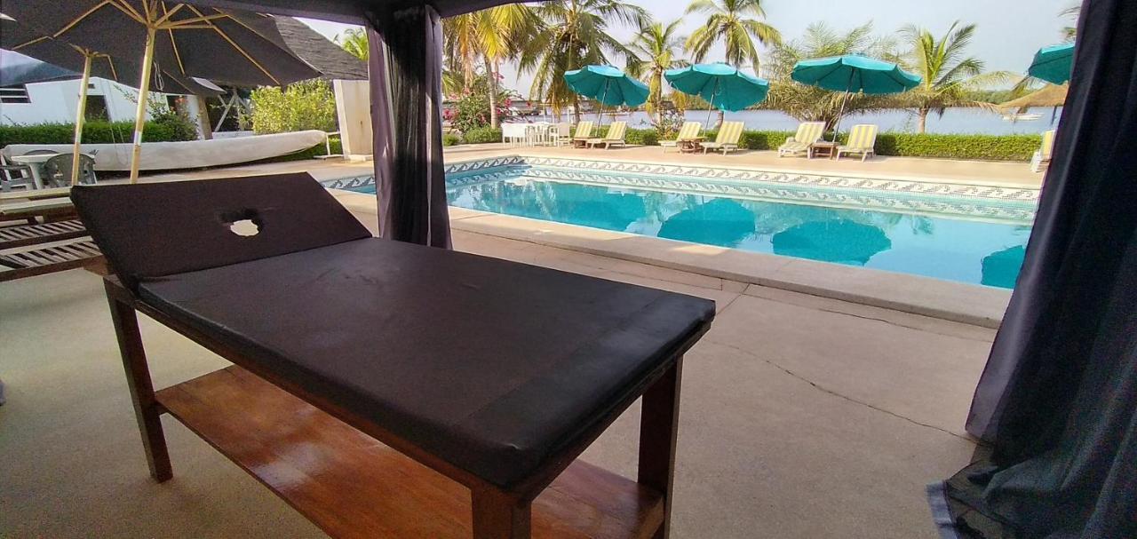 Hotel Katakalousse Yembakana Ngoại thất bức ảnh